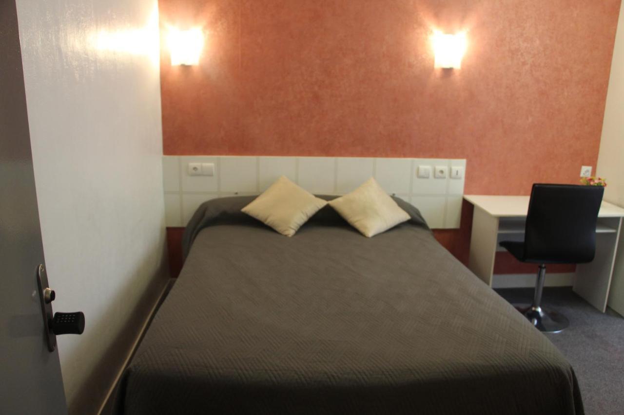 Hotel Au Chapon Fin Poitiers Exterior photo