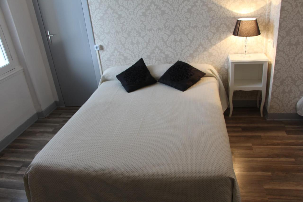 Hotel Au Chapon Fin Poitiers Exterior photo